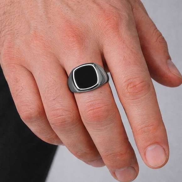 Vitaly Designs VAURUS Mens Stainless Steel Onyx Square Face Signet Ring Size 11